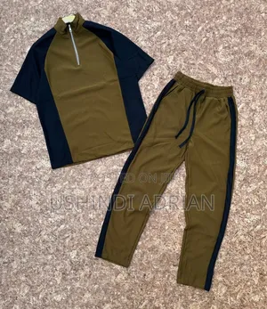 Tracksuit Mwonekano Mkali (Sharp Look)