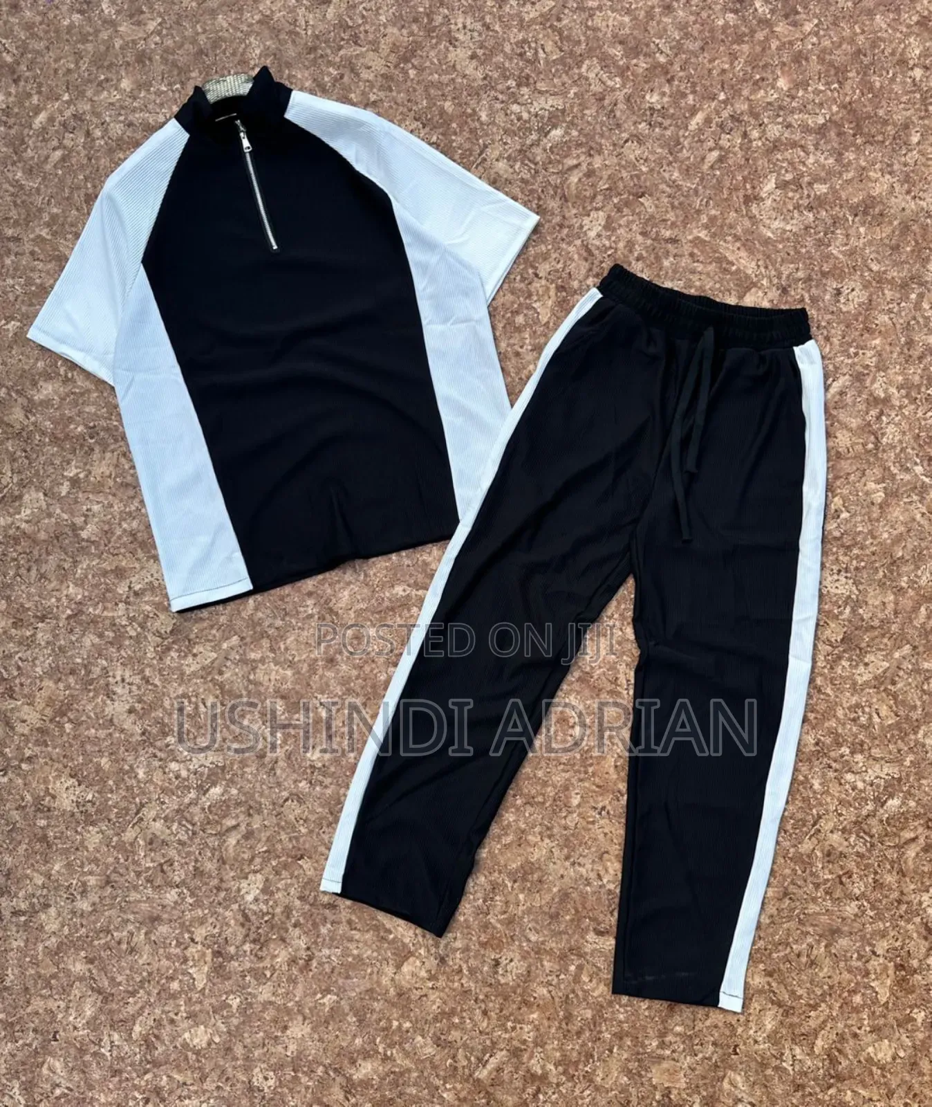 Tracksuit Mwonekano Mkali (Sharp Look)