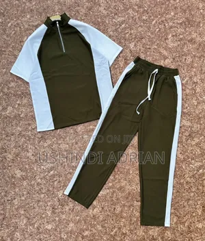 Tracksuit Mwonekano Mkali (Sharp Look)
