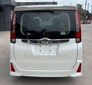 Toyota Noah 2014 White