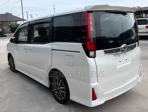 Toyota Noah 2014 White
