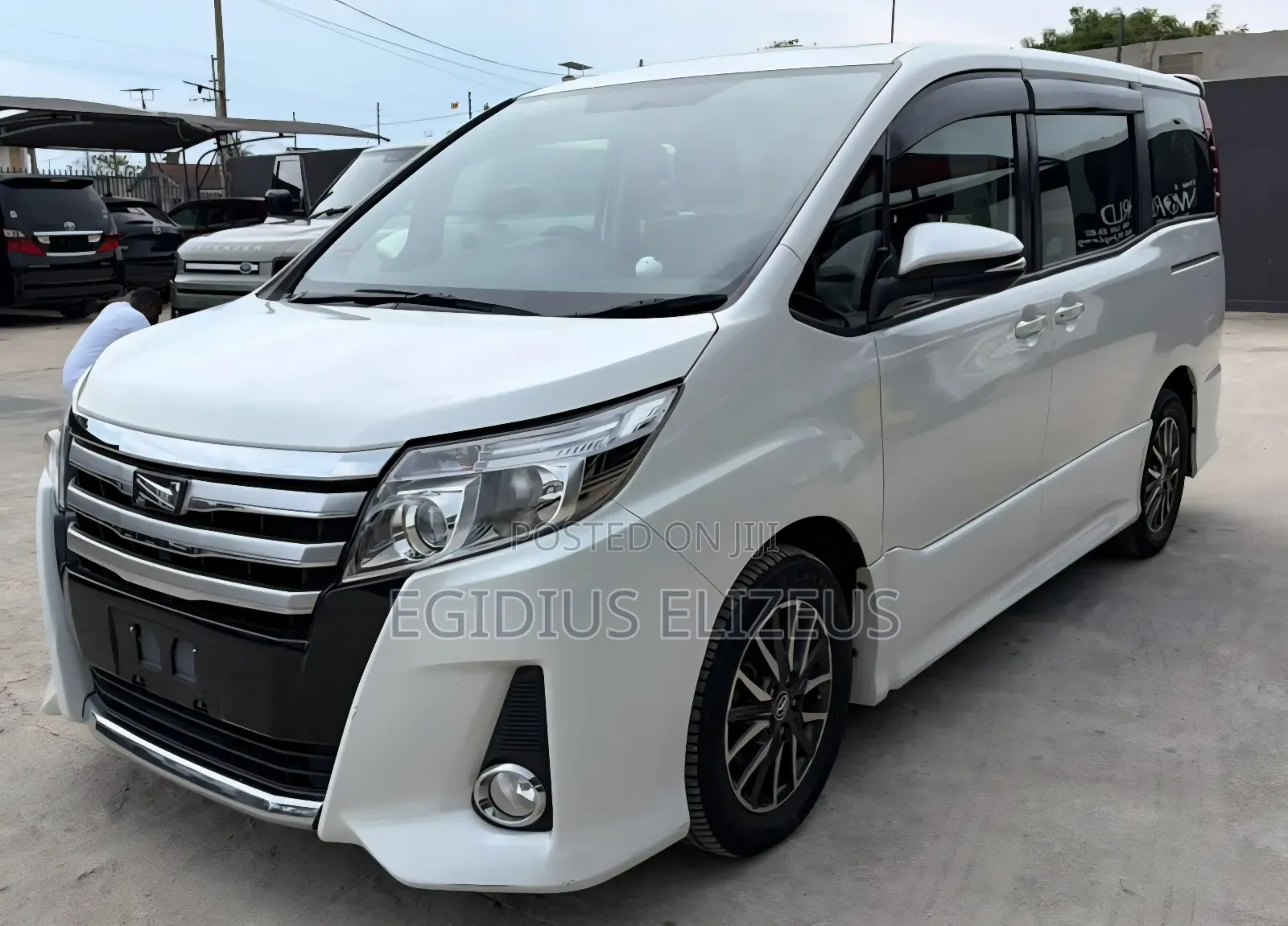 Toyota Noah 2014 White