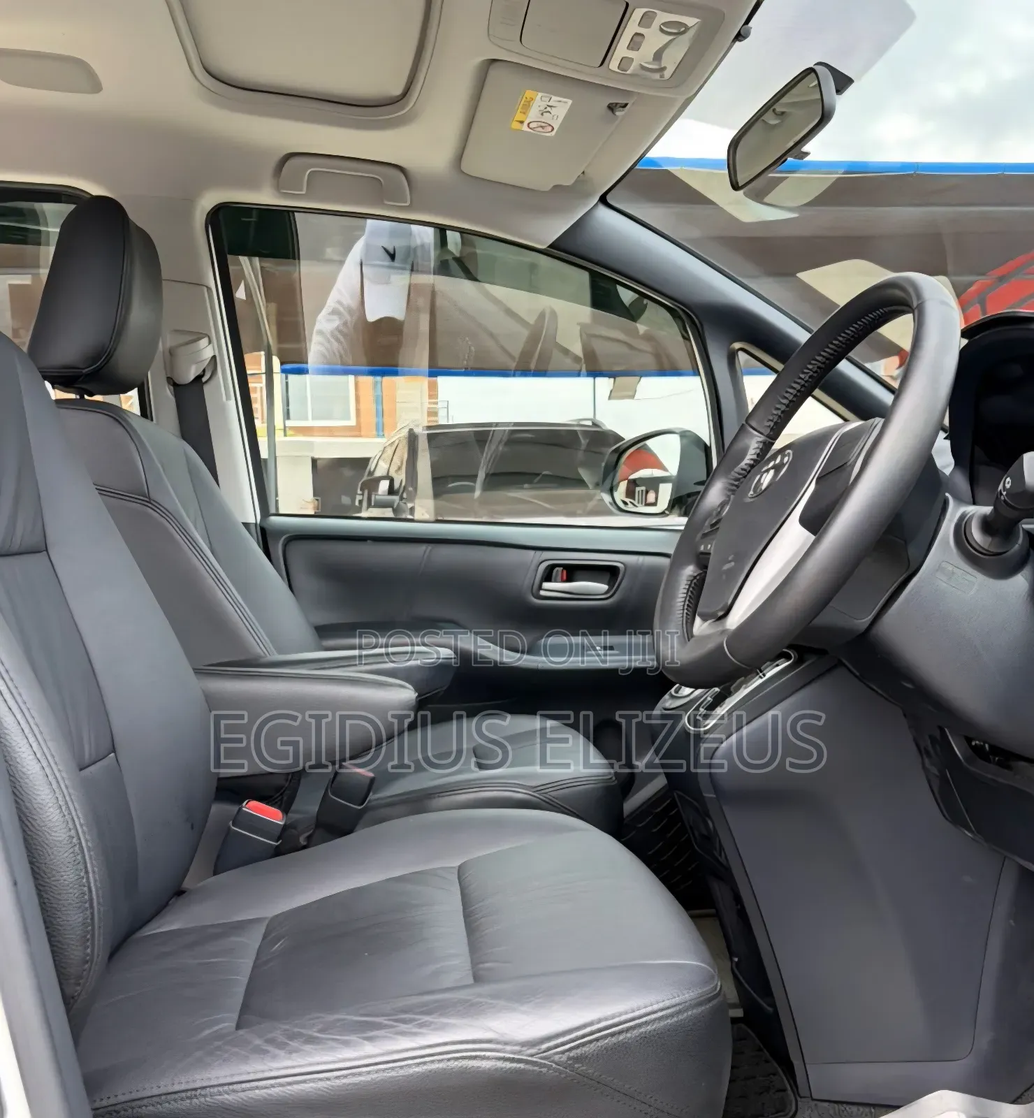 Toyota Noah 2014 White