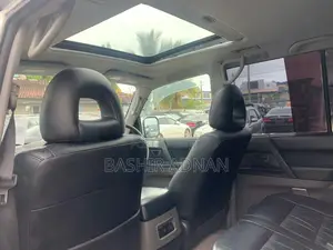 Mitsubishi Pajero 2000 Silver
