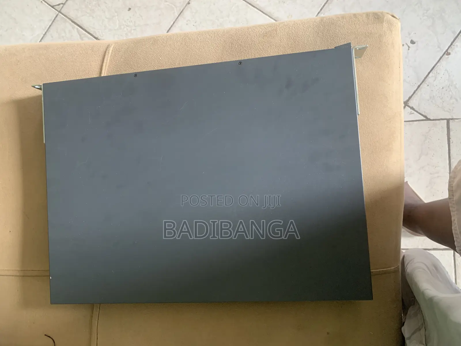 HP Aruba 2530‐24‐Poe+ Switch