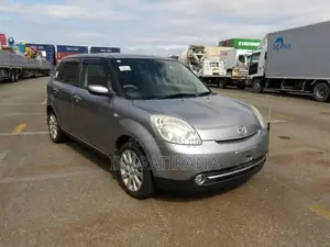 Mazda Verisa 2011 Silver