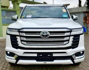 Toyota Land Cruiser 2024 White