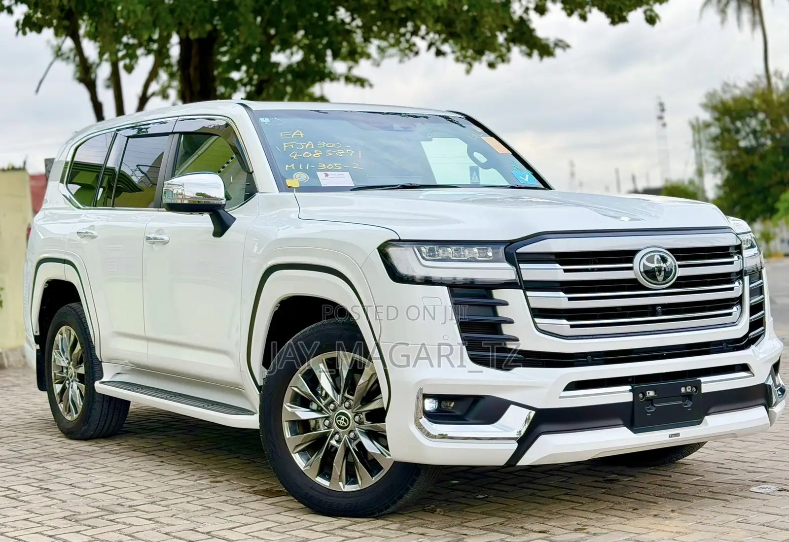 Toyota Land Cruiser 2024 White