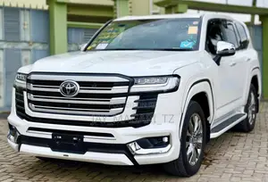 Toyota Land Cruiser 2024 White