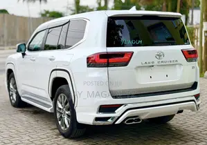 Toyota Land Cruiser 2024 White