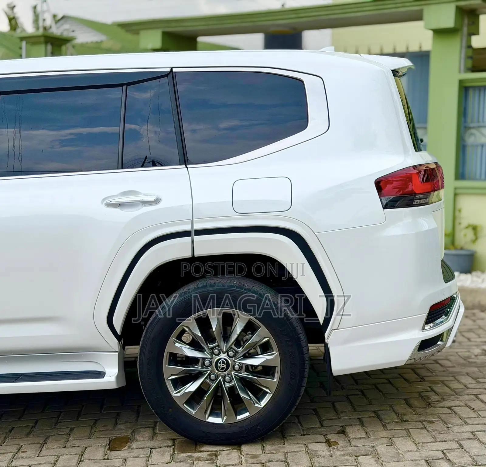 Toyota Land Cruiser 2024 White