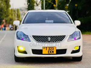 Toyota Crown 2009 White