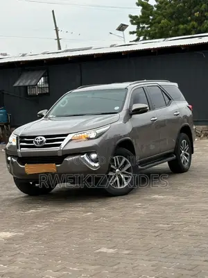 Toyota Fortuner 2018 Gray