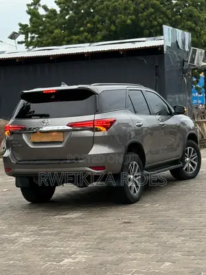 Toyota Fortuner 2018 Gray