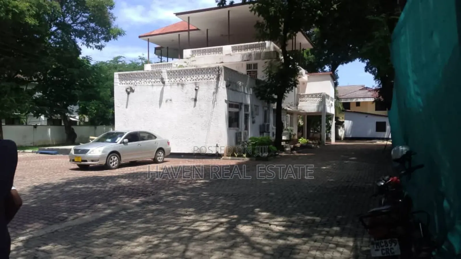 8bdrm House in Masaki for rent