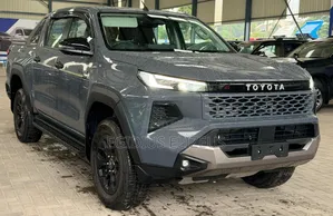 New Toyota Hilux 2025 Gray