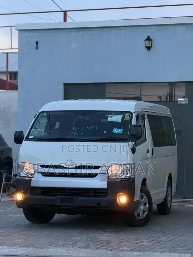 Toyota HiAce 2014 White