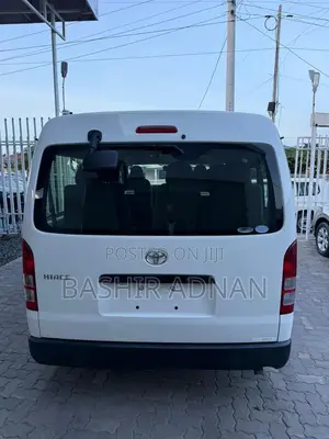 Toyota HiAce 2014 White