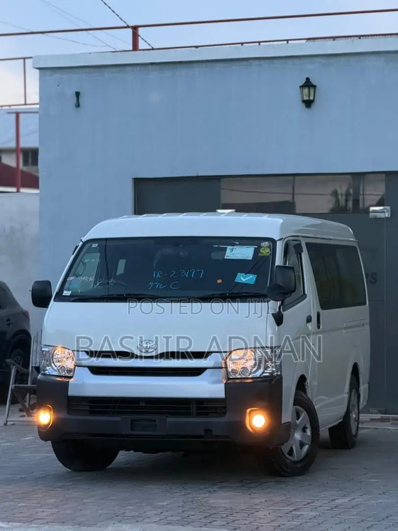 Toyota HiAce 2014 White