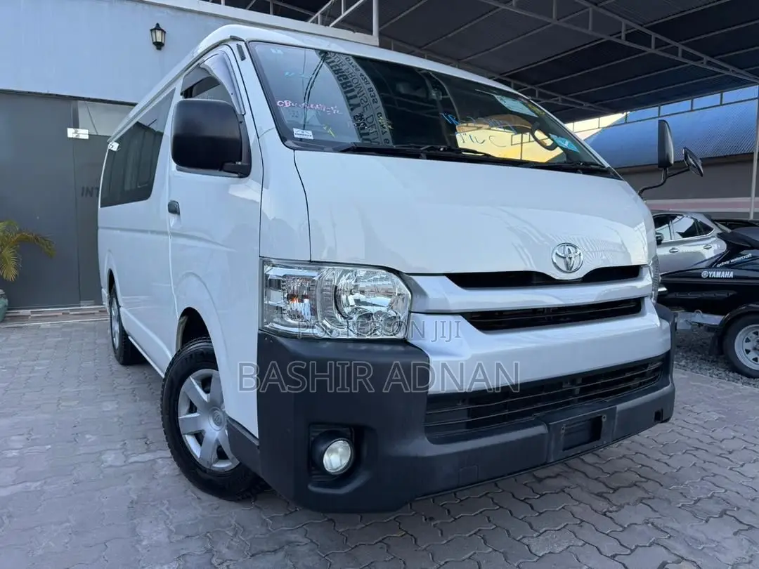 Toyota HiAce 2014 White