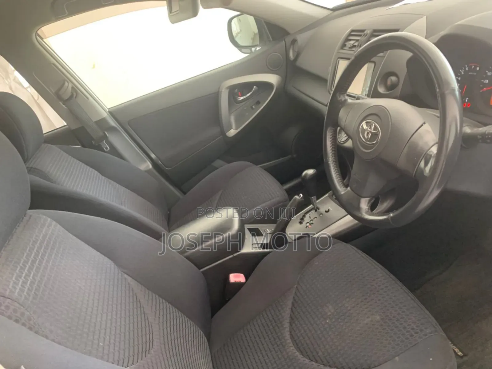 Toyota Vanguard 2010 White