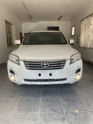 Toyota Vanguard 2010 White