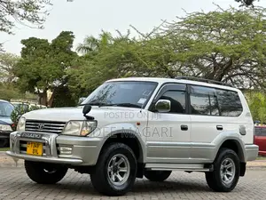 Toyota Land Cruiser Prado 2000 White