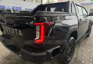New Toyota Hilux 2025 Matt Black