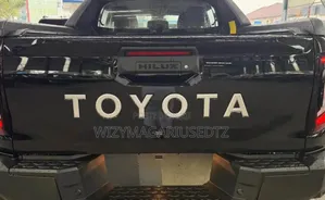 New Toyota Hilux 2025 Matt Black