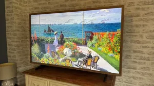 Hisense 55" Canvas Tv | Smart Qled Vidaa Os (Model No: 55s7n)