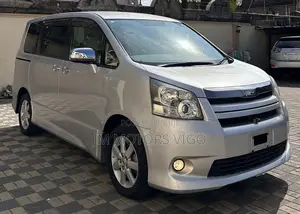 Toyota Noah 2009 Silver