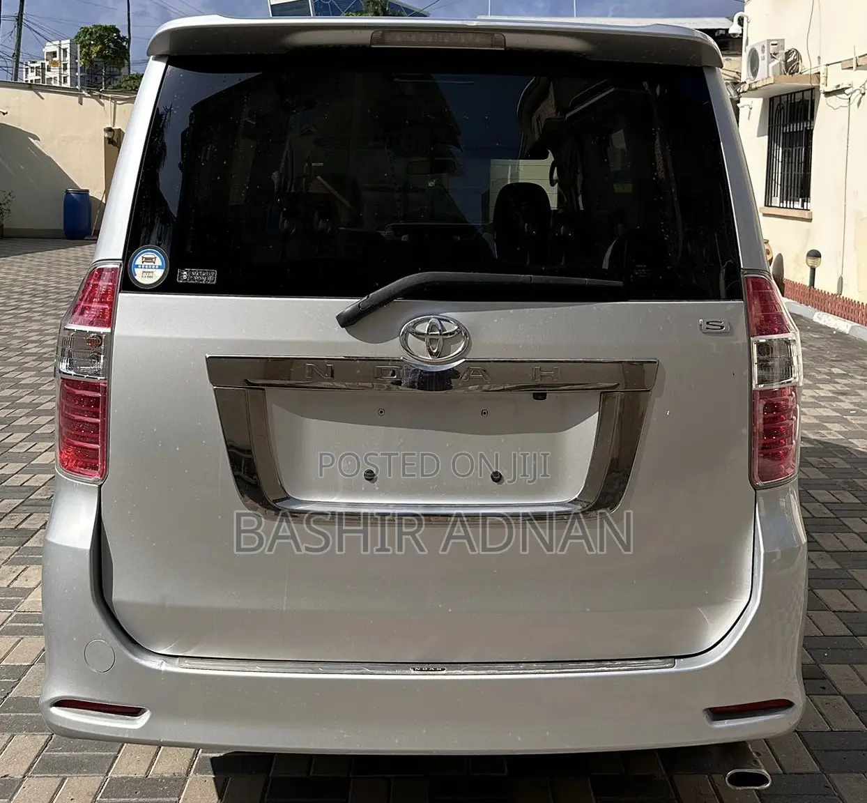 Toyota Noah 2.0 143hp FWD (8 Seater) 2008 Silver