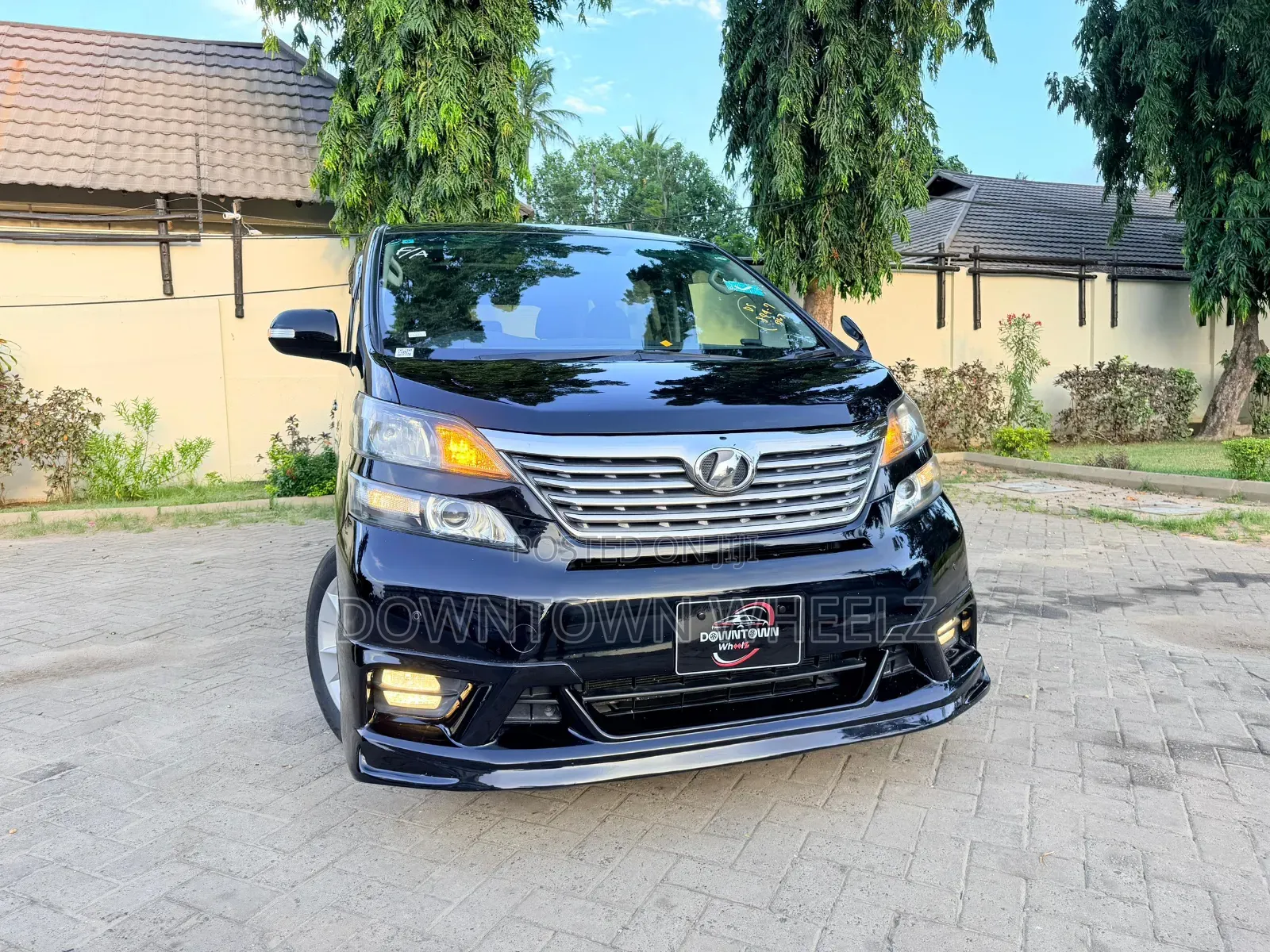 Toyota Vellfire 2010 Black
