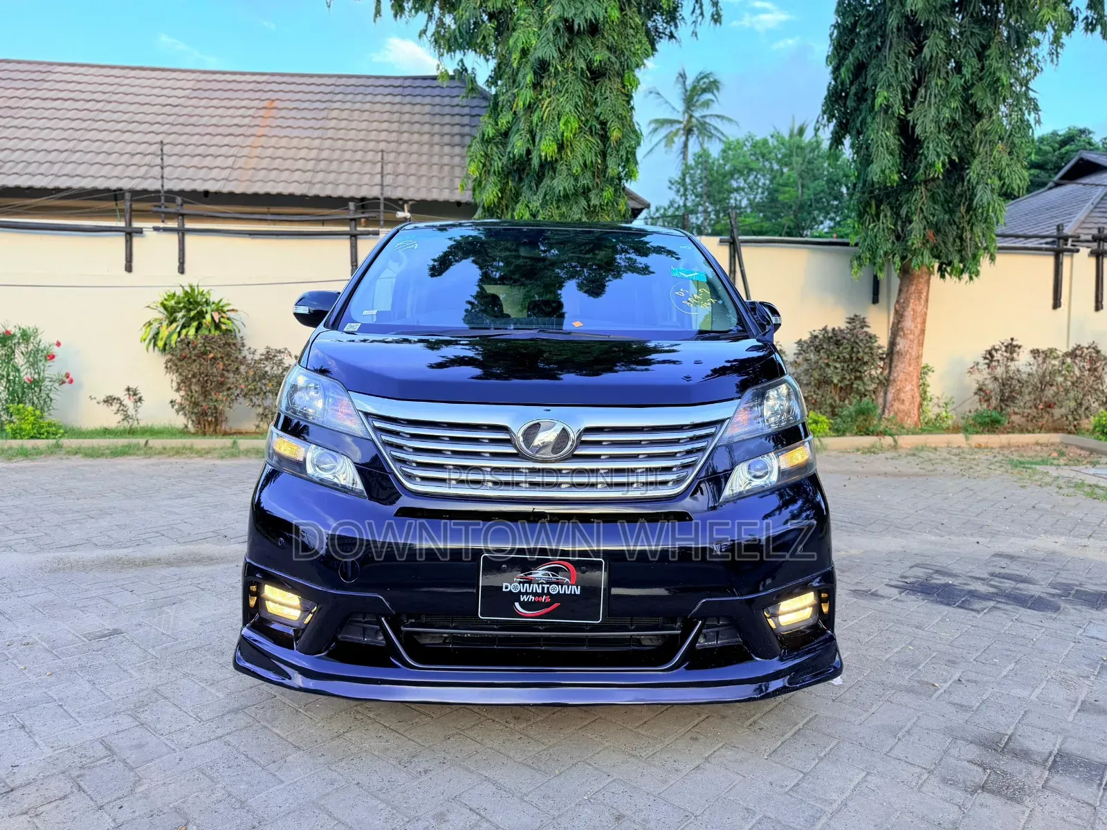 Toyota Vellfire 2010 Black