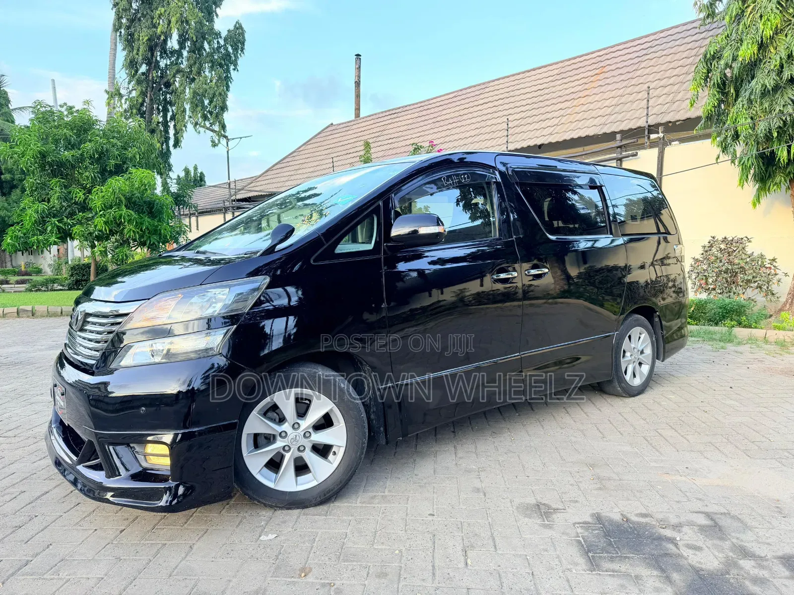 Toyota Vellfire 2010 Black