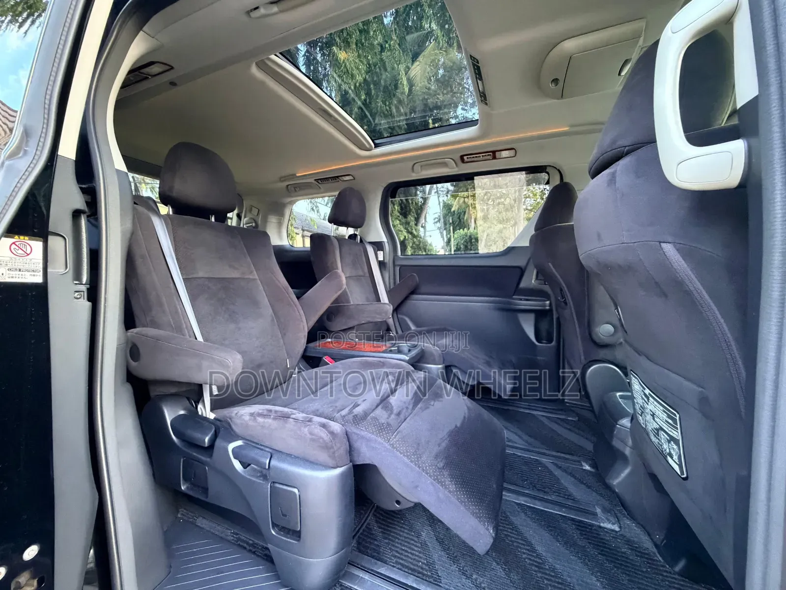 Toyota Vellfire 2010 Black