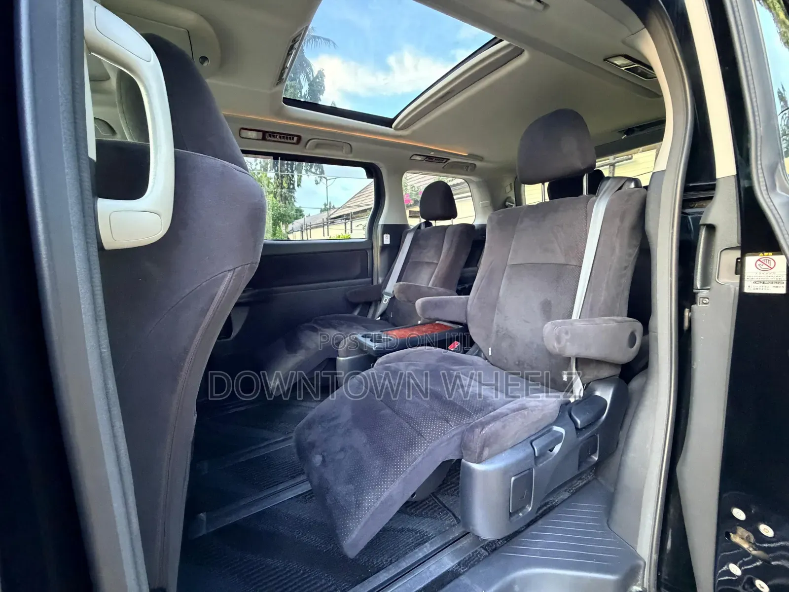 Toyota Vellfire 2010 Black