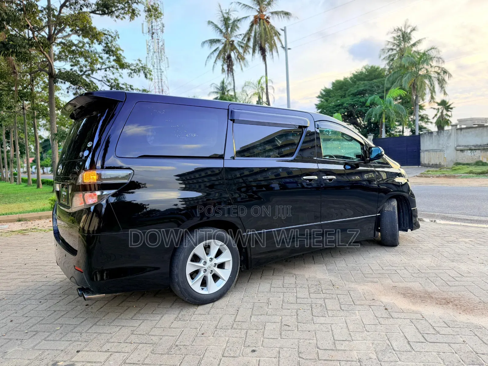 Toyota Vellfire 2010 Black