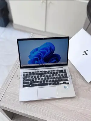 New Laptop HP EliteBook 830 G8 16GB Intel Core i5 SSD 512GB