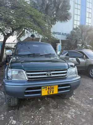 Toyota Land Cruiser Prado 2004 Green