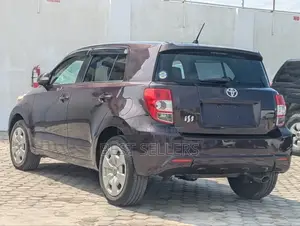 Toyota IST 2007 Brown