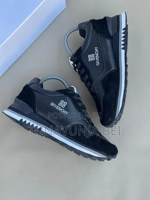 Givenchy Sneakers  Quality