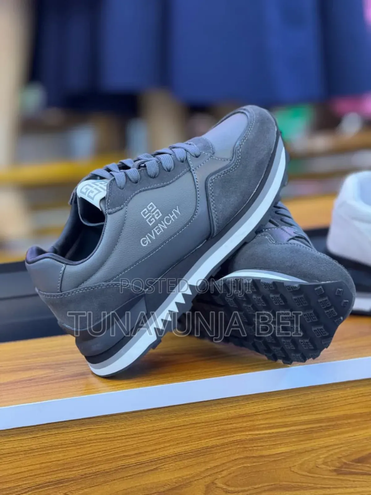 Givenchy Sneakers  Quality