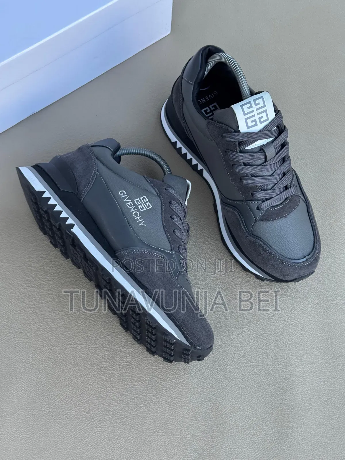 Givenchy Sneakers  Quality