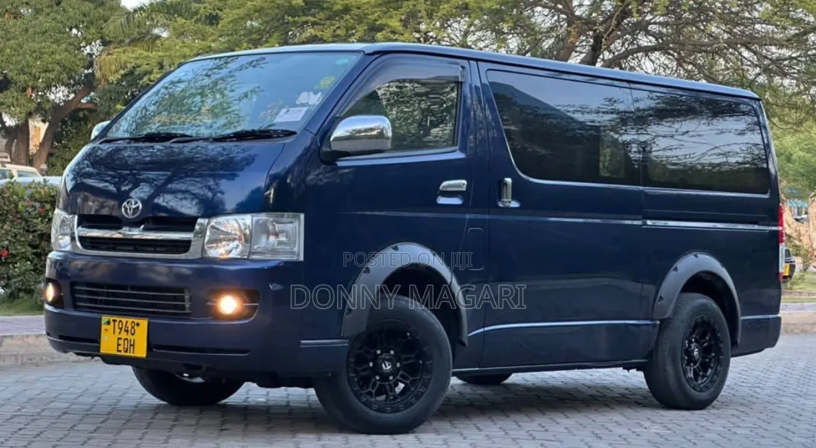 Toyota Quantum 2009 Blue