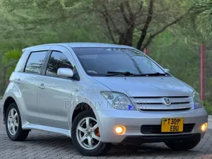 Toyota IST 2005 Silver