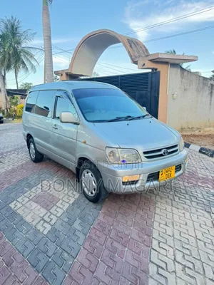 Toyota Noah 2001 Silver