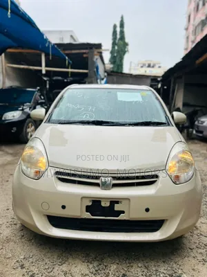 Toyota Passo 2011 Gold