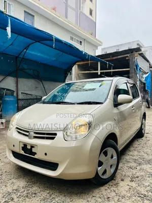 Toyota Passo 2011 Gold