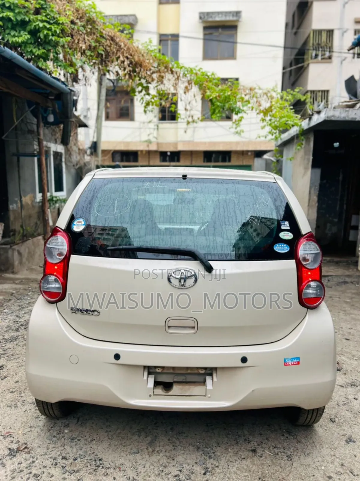 Toyota Passo 2011 Gold